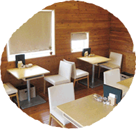 16席ほどのお店です